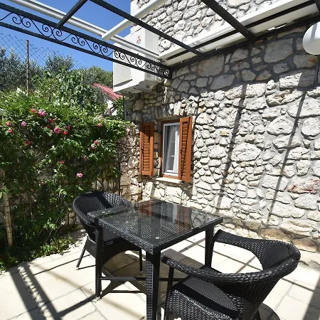Apartament Cozy In With A Swimming Pool