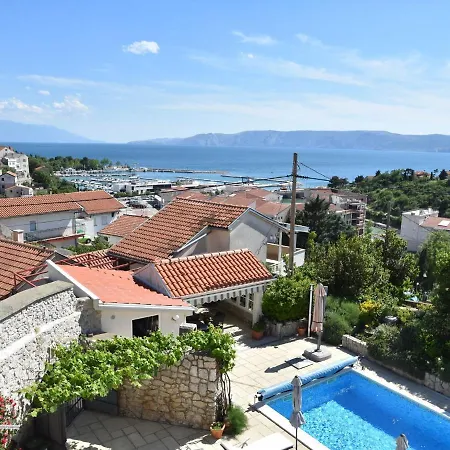 Apartament Cozy In With A Swimming Pool Novi Vinodolski