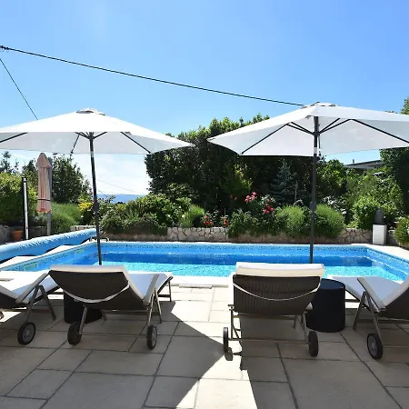 Cozy In With A Swimming Pool