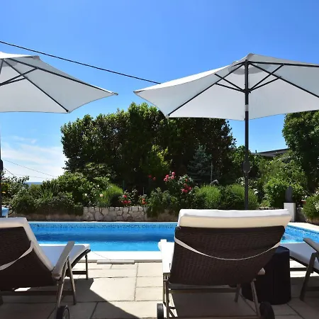 Cozy In With A Swimming Pool Apartament *
